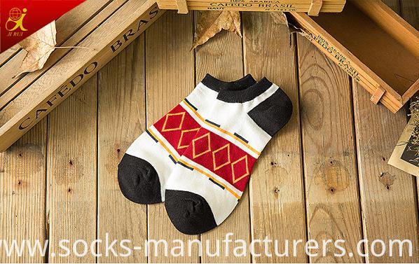 Fashion Pattern Men Cotton Wholesale Custom Socks